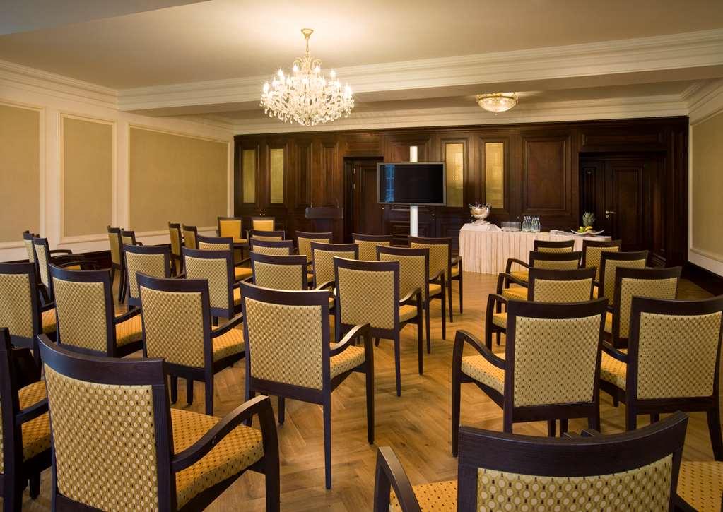 Castlemartyr Resort Hotel Удобства фото The meeting room
