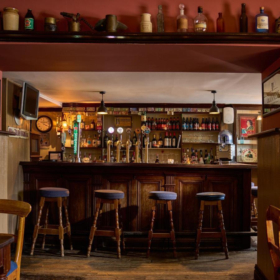 Castlemartyr Resort Hotel Экстерьер фото The bar at The Old Red Lion