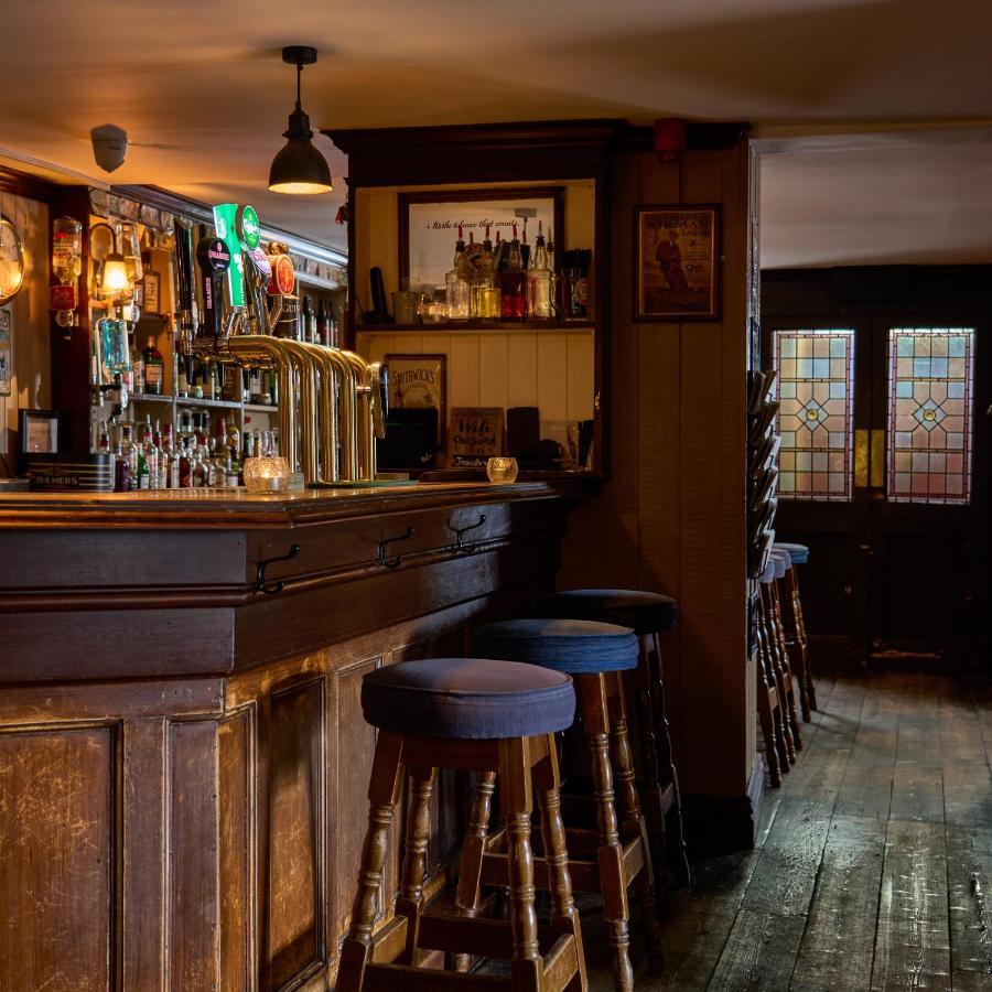 Castlemartyr Resort Hotel Экстерьер фото The bar at The Old Red Lion