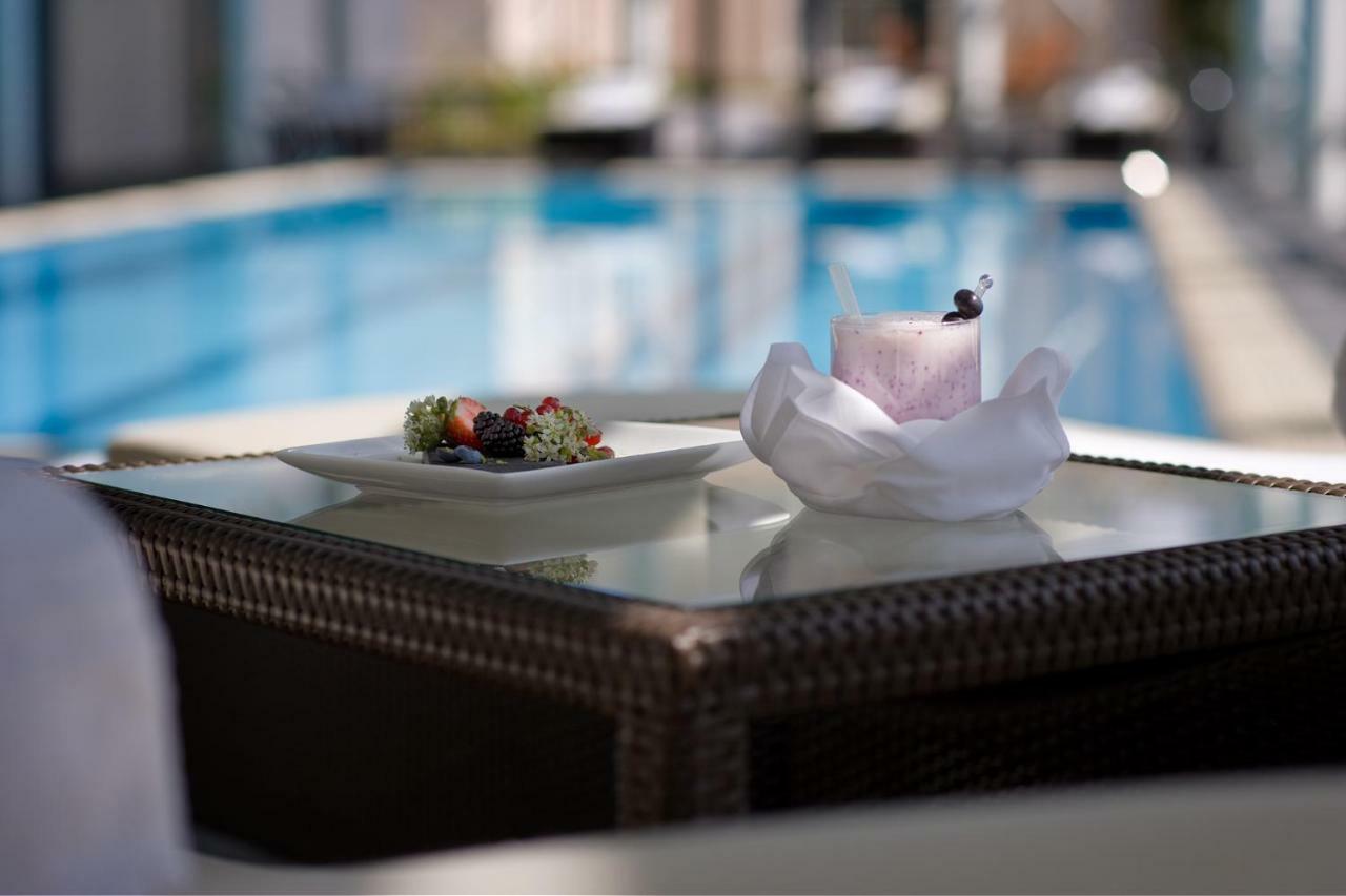 Castlemartyr Resort Hotel Экстерьер фото The swimming pool at the hotel